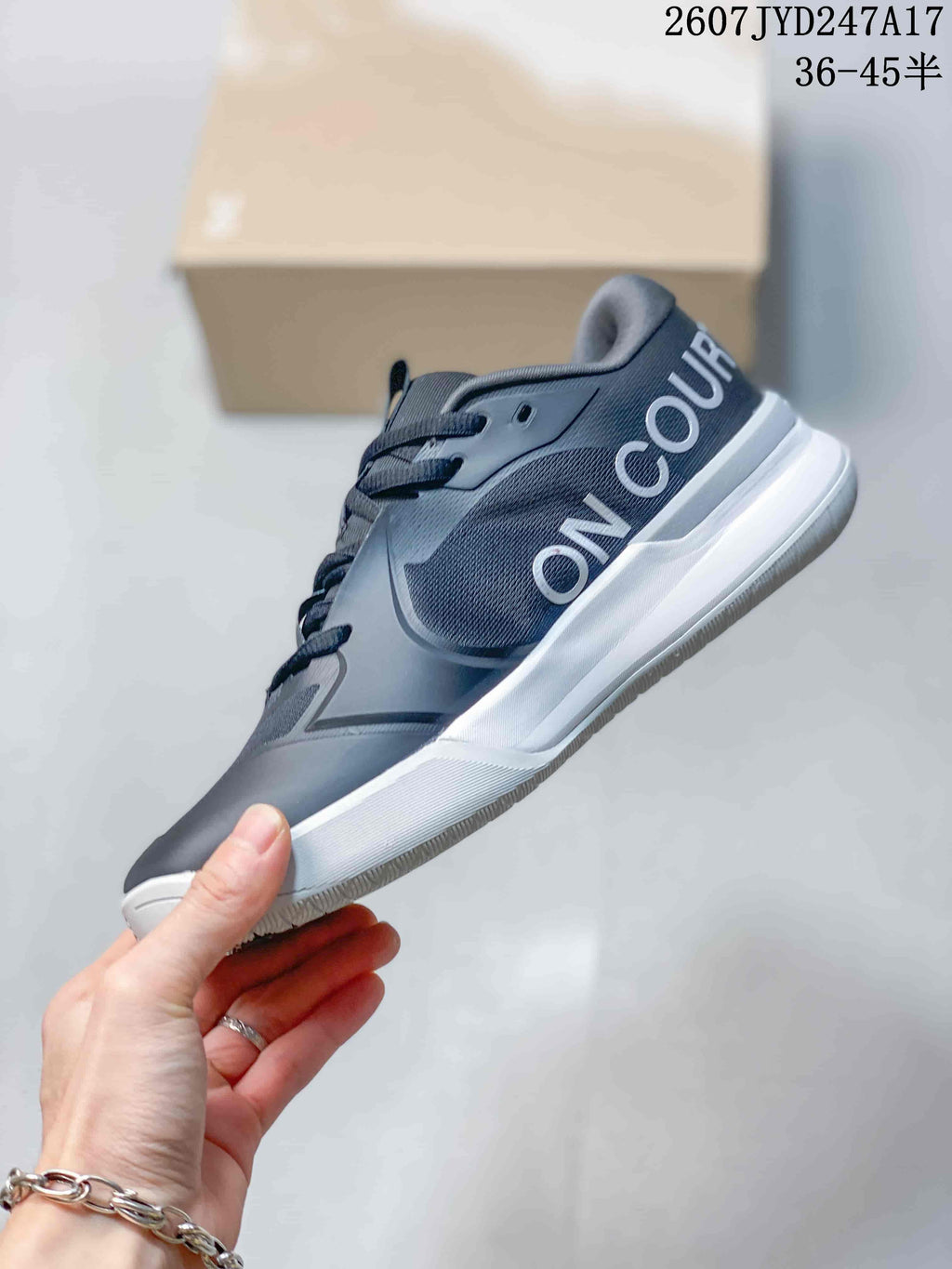 On The Roger Pro 3 Clay Sneakers Dark Gray Pink 711570EEU