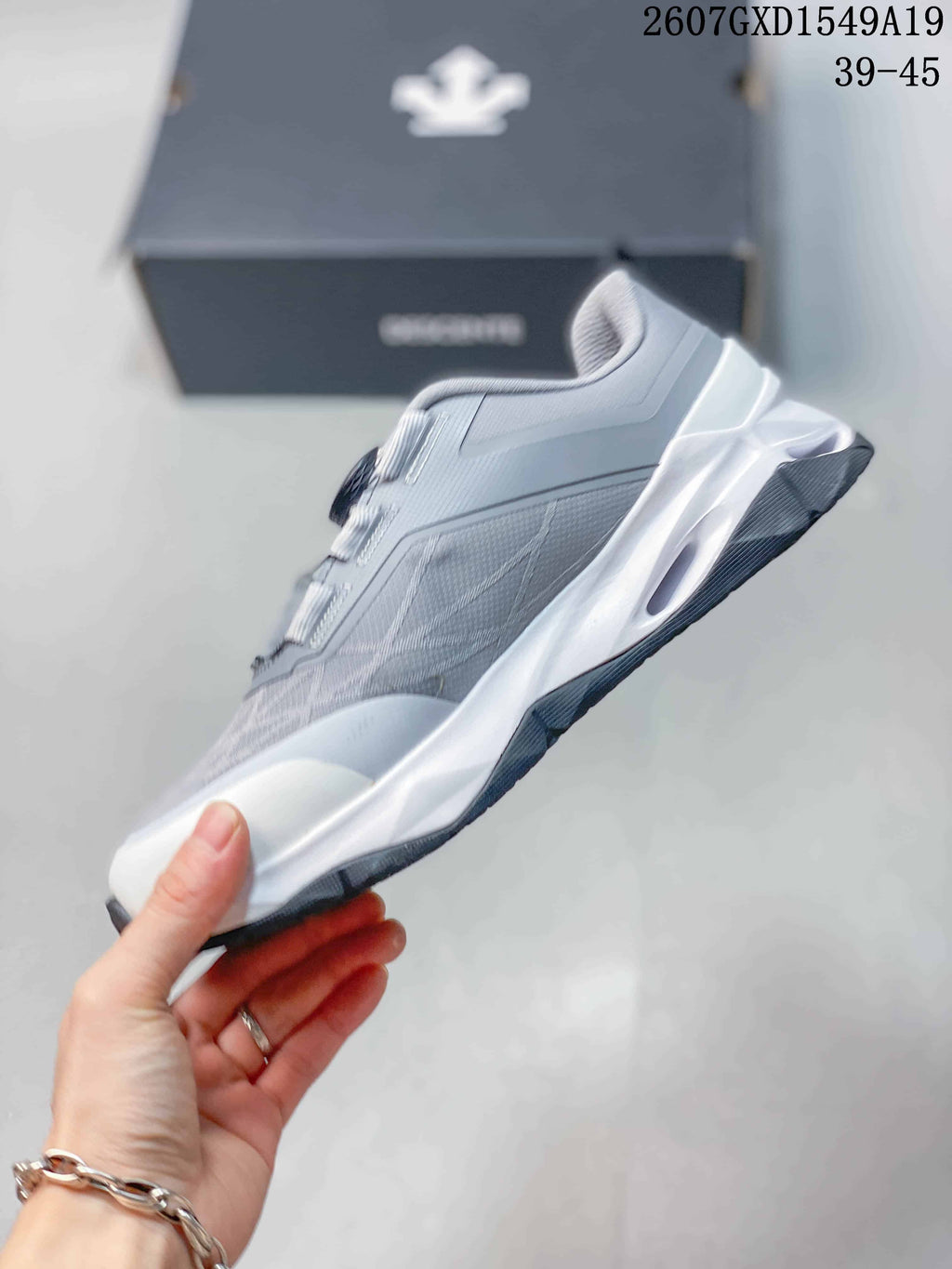 Descente Circuit 2.0 Wire Training Sneakers Grey White