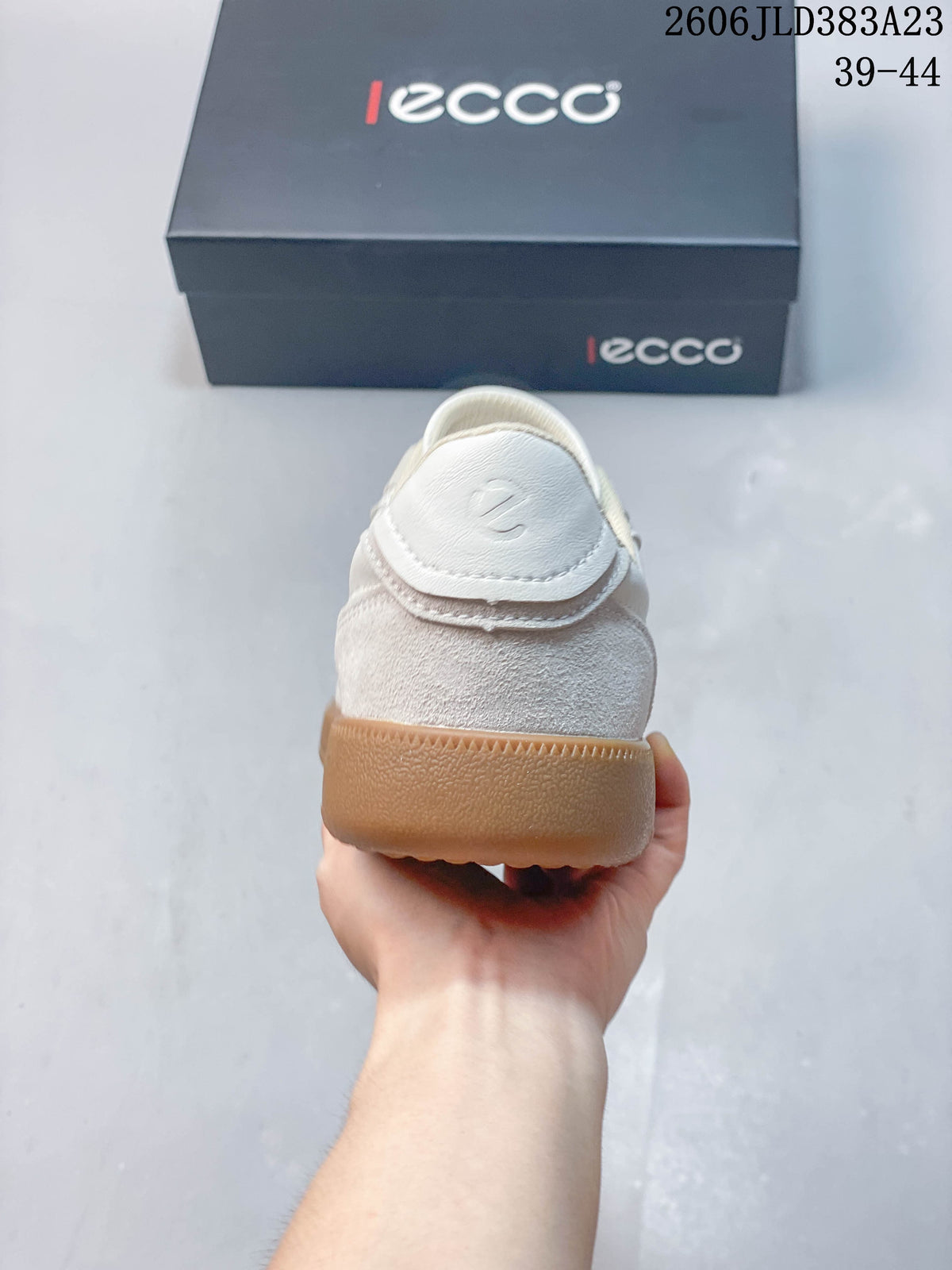 ECCO Men’s Off-White Retro Court Sneakers