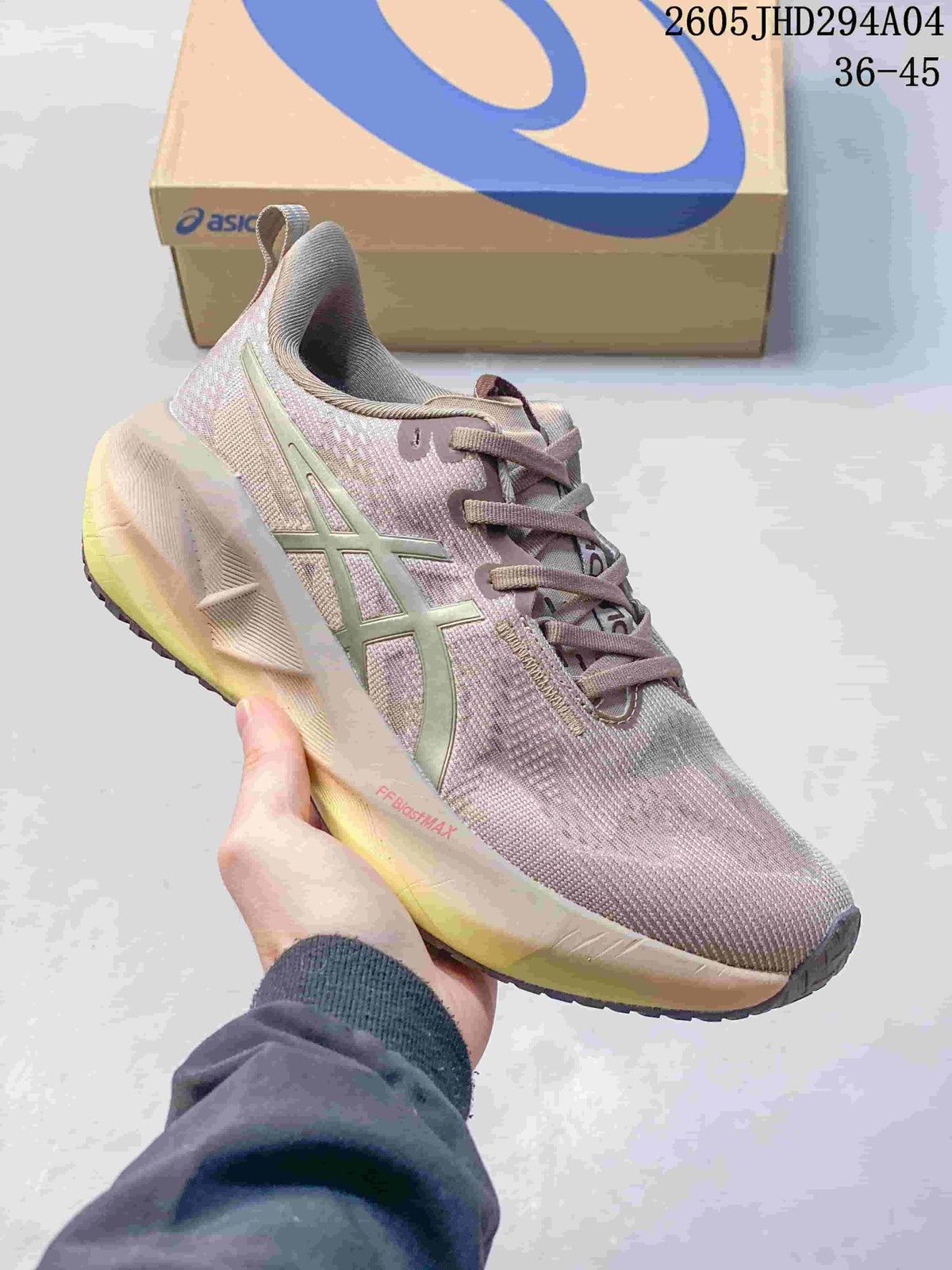 ASICS NOVABLAST 5 LE Running Shoes 1011B974-031