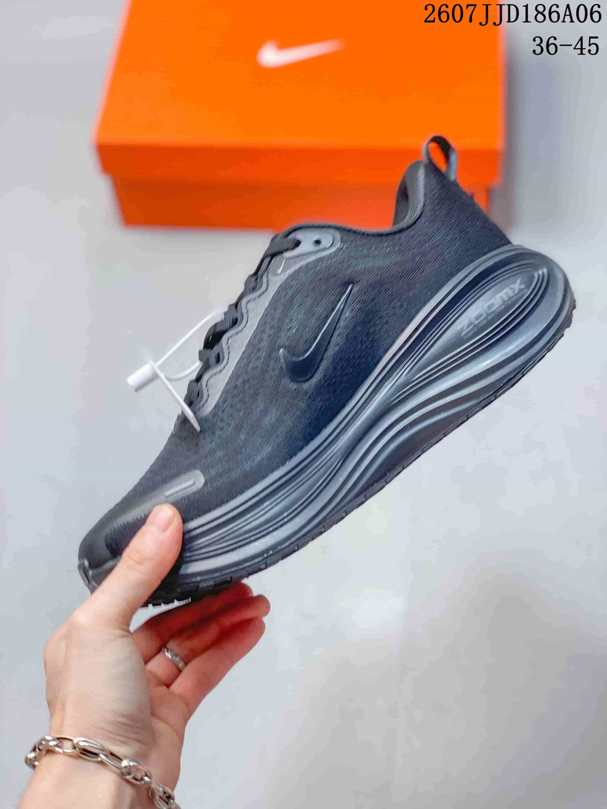 Nike Vomero 18 GTX Running Shoes in Black