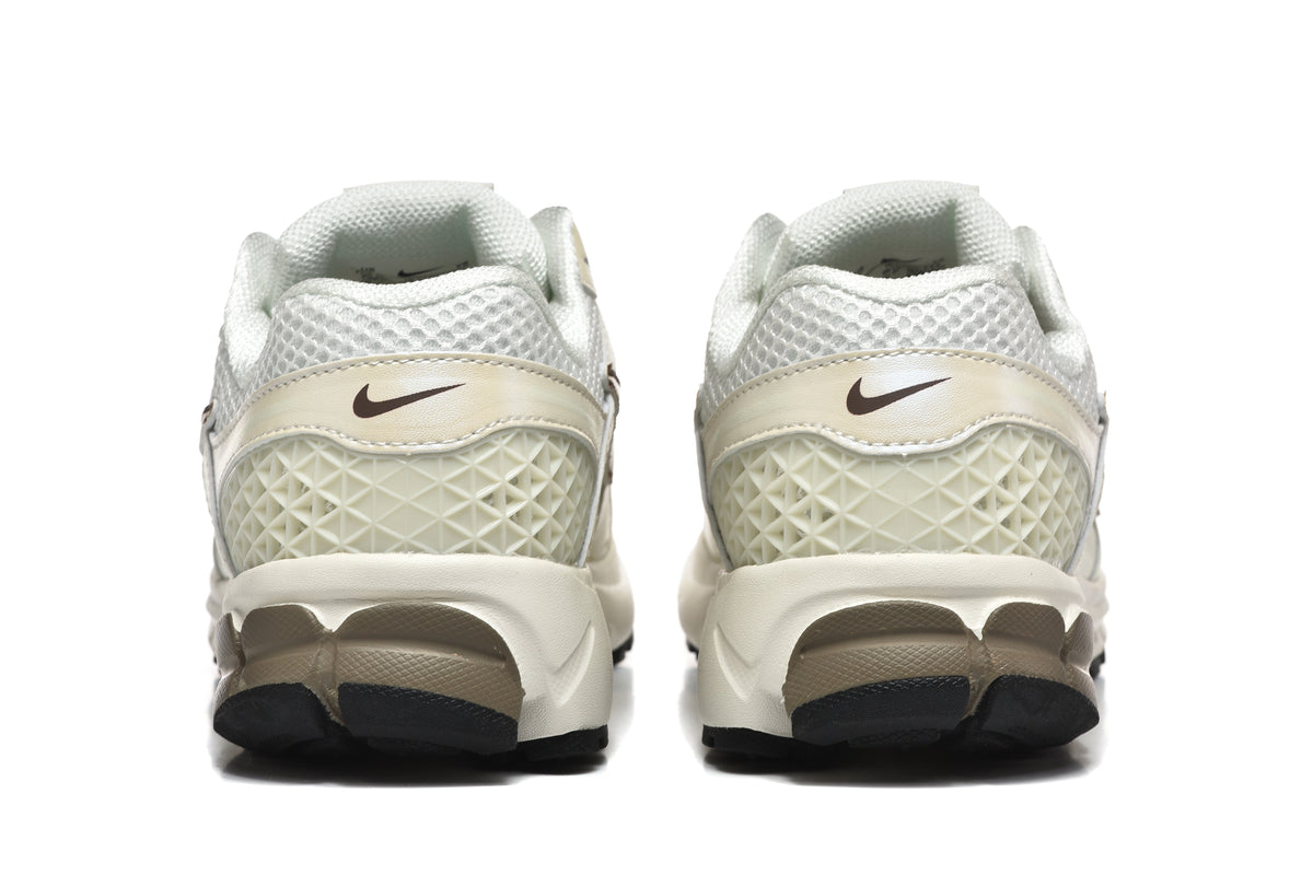 Nike Vomero 5 Sneakers in Cream and White