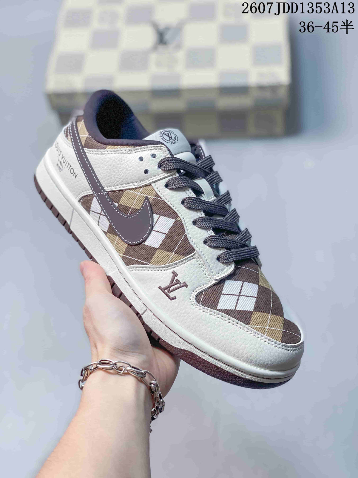 Nike SB Dunk Low Brown Plaid Sneakers 2607JDD1353A13