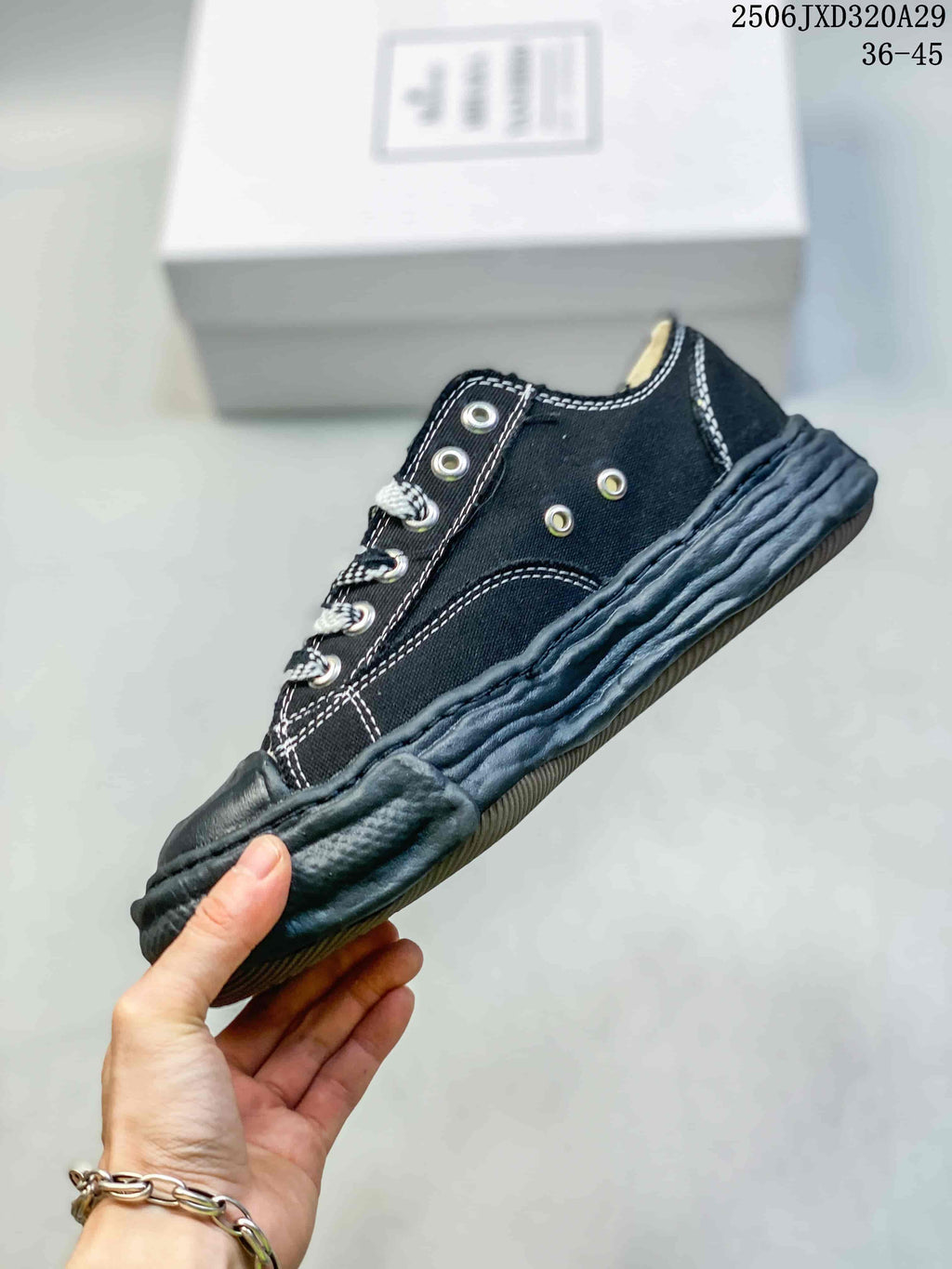 Maison MIHARA YASUHIRO Blakey Sneakers Black 2506JXD320A29