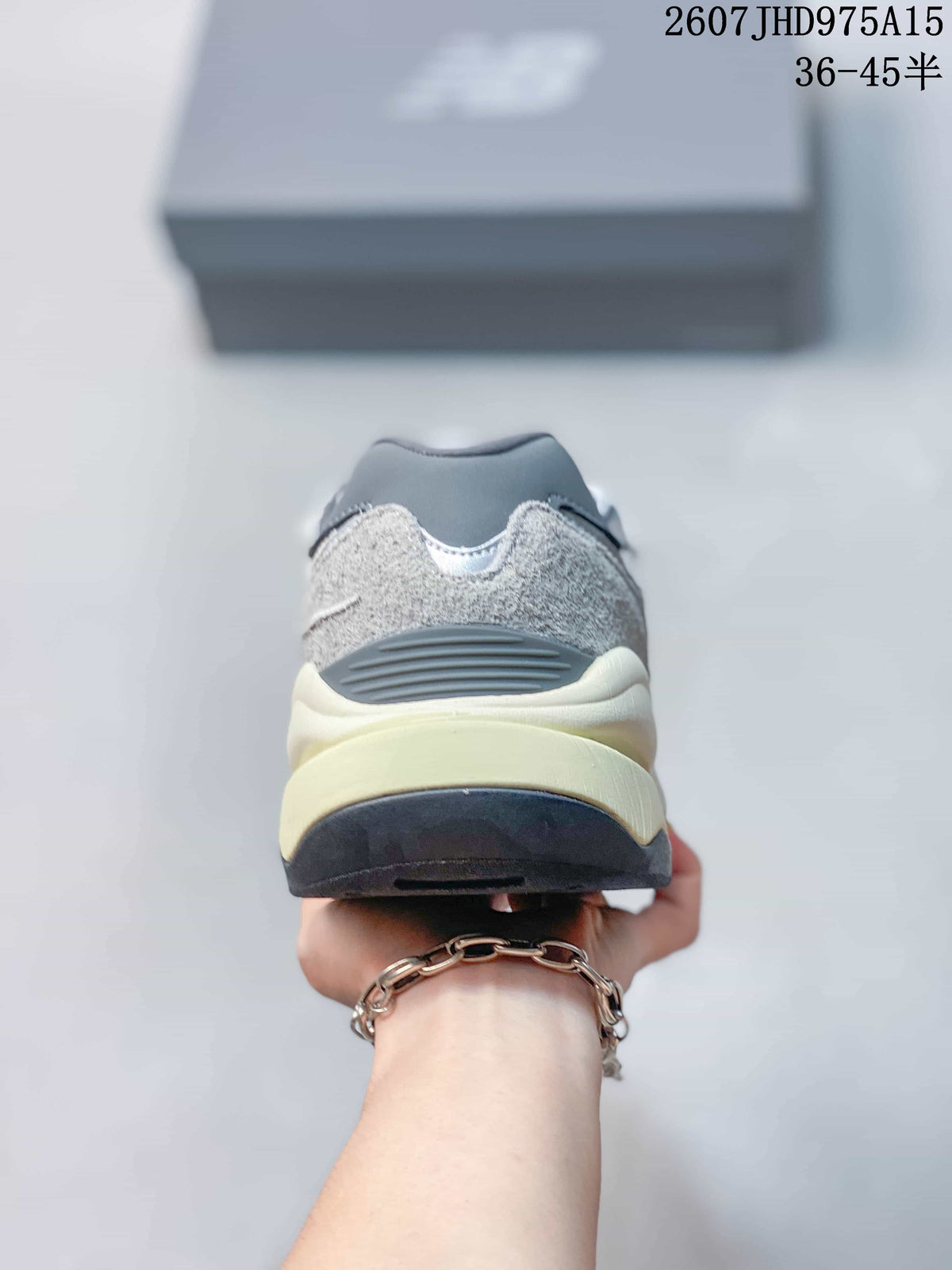 New Balance 5740 M5740VLB Grey Low-Top Sneakers