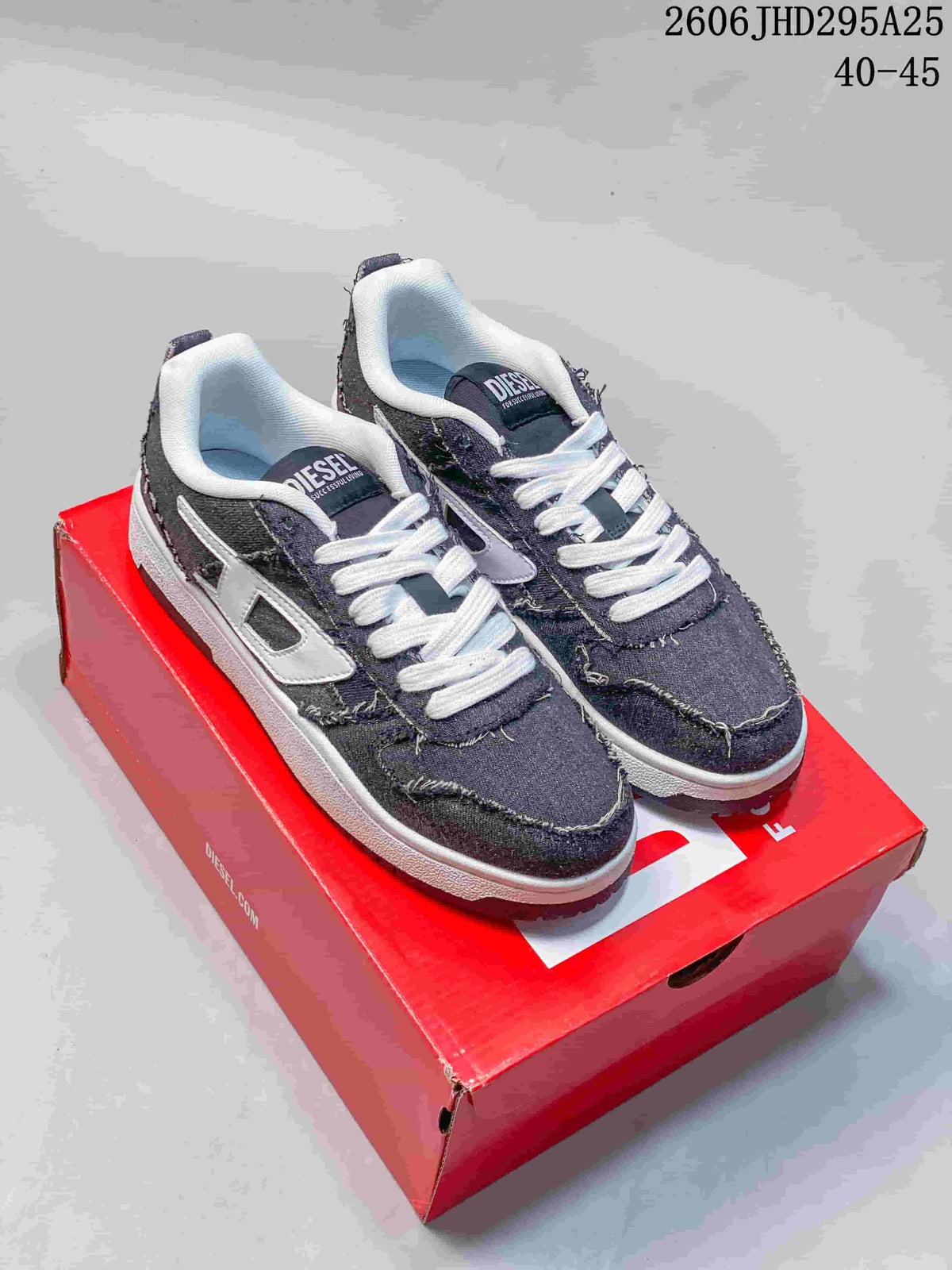 Diesel S-ukiyo V2 Low-Top Sneakers in Charcoal and White