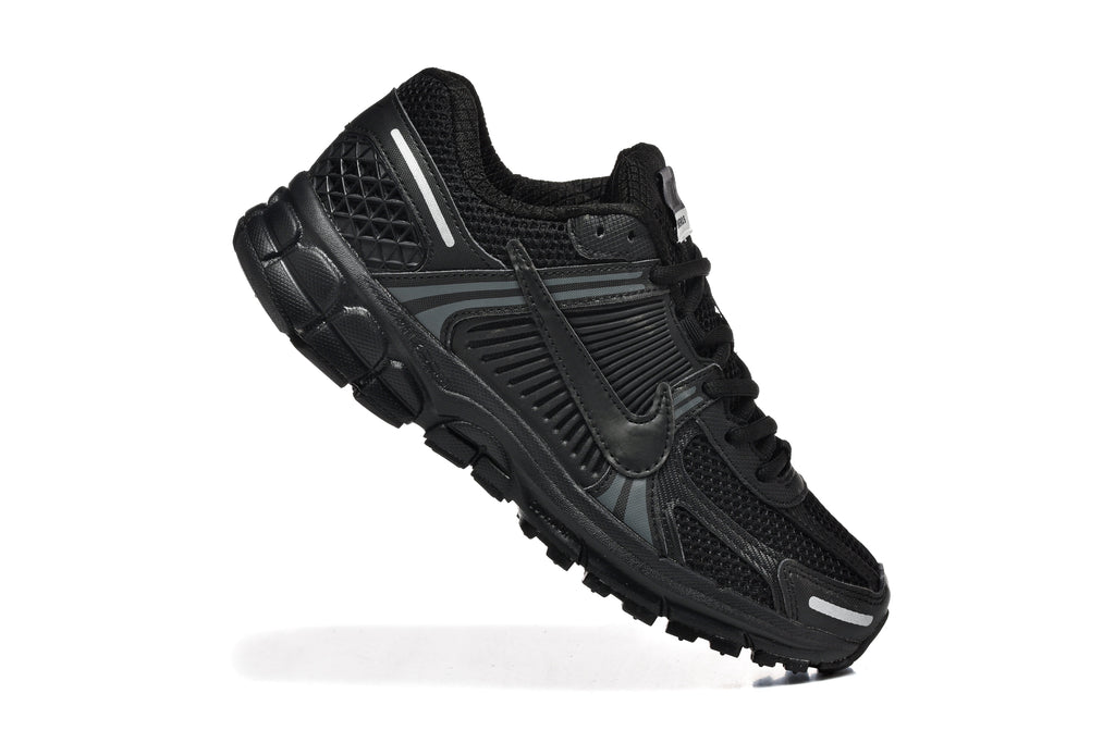 Nike Vomero 5 Black Running-Style Sneakers