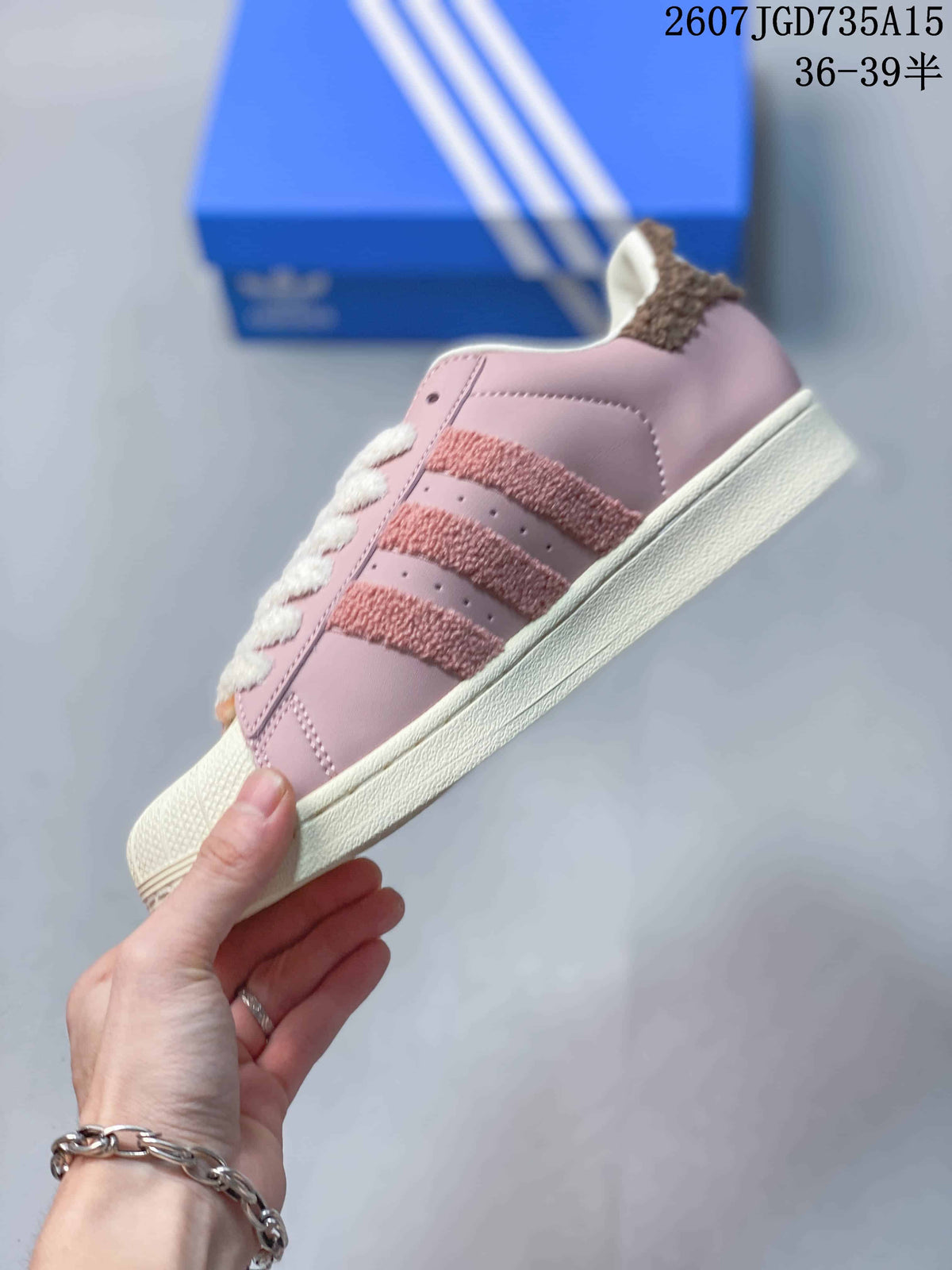 adidas Superstar Pink Leather Sneakers 2607TGD735A15