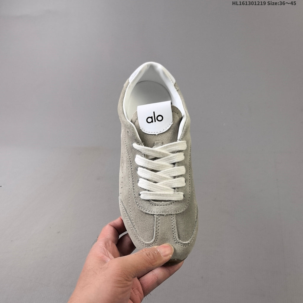 Alo Yoga Sunset Sneaker Low-Top in Gray