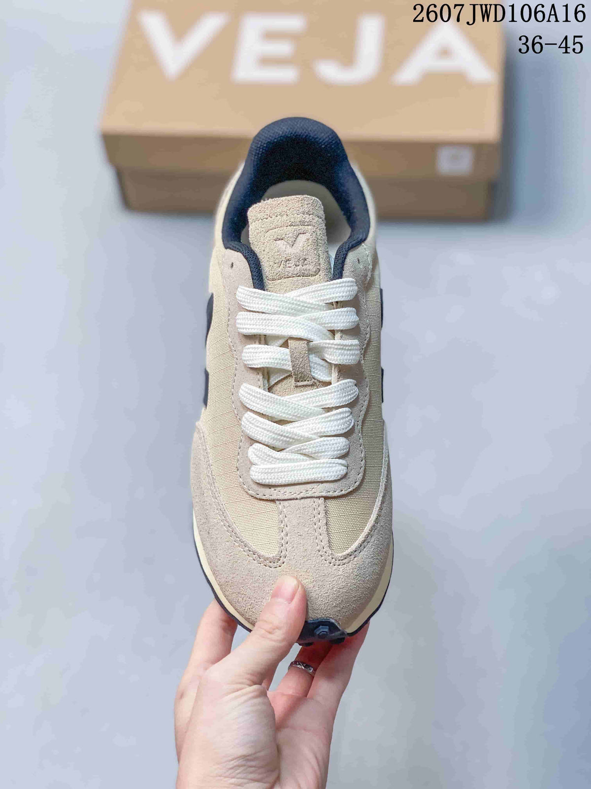VEJA Rio Branco Alveomesh Beige and Navy Sneakers