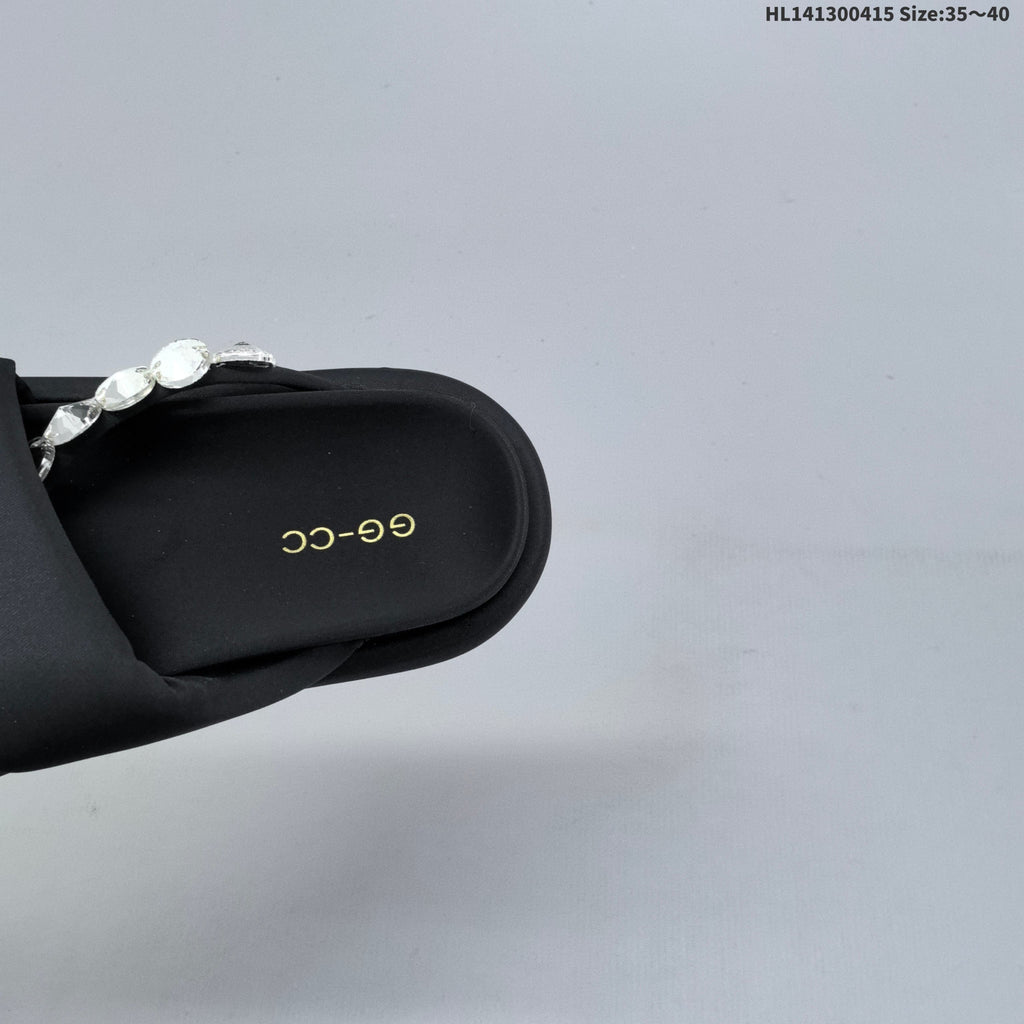 GG-CC Black Embellished Platform Thong Sandals