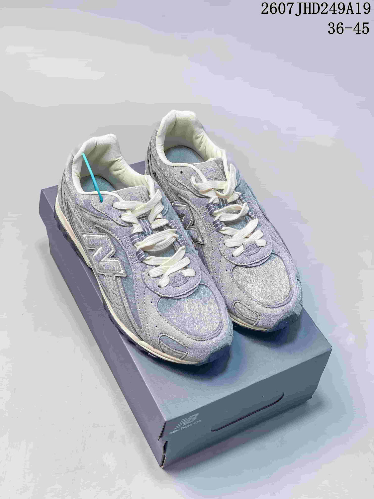 New Balance 204L Gray Low-Top Sneakers 711390EE