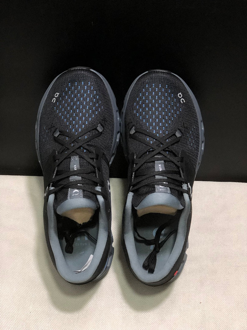 On Cloud X 4 Sneakers in Black and Blue