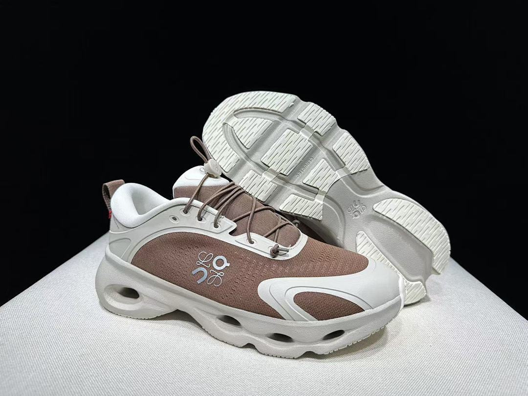 LOEWE x On Cloudventure 3.0 Sneakers Beige Brown