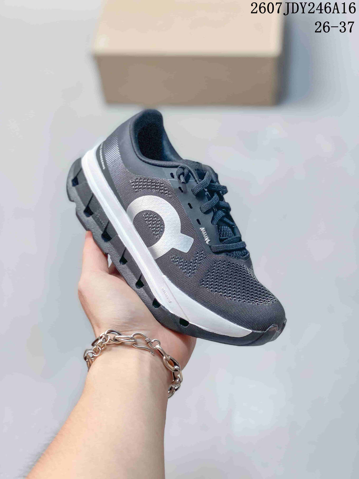 On Cloudstratus 3 Kids Running Shoes