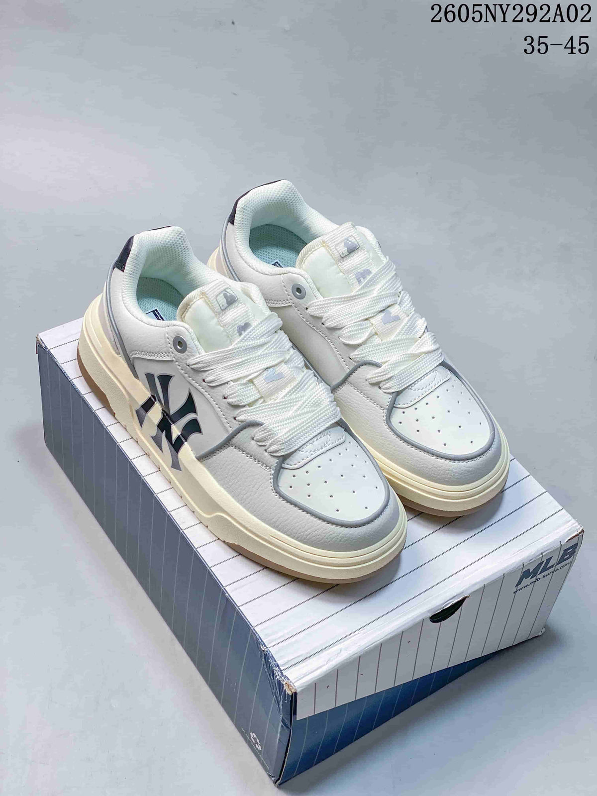 MLB Chunky Liner Low-Top Sneakers in White