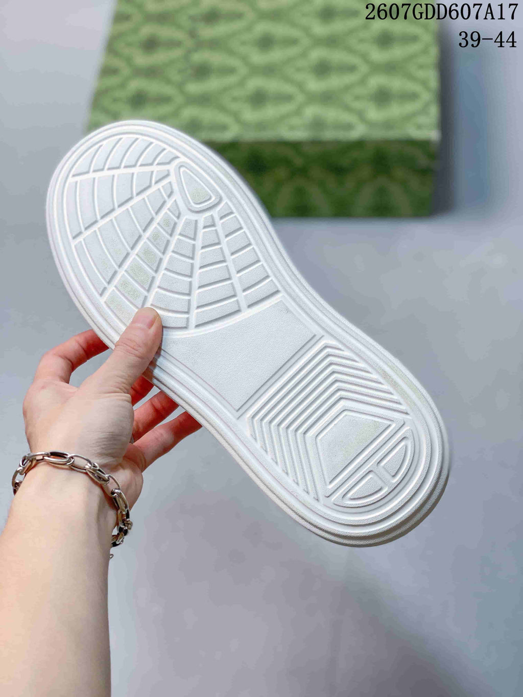Gucci Screener GG Sneakers White 2607GDD607A17
