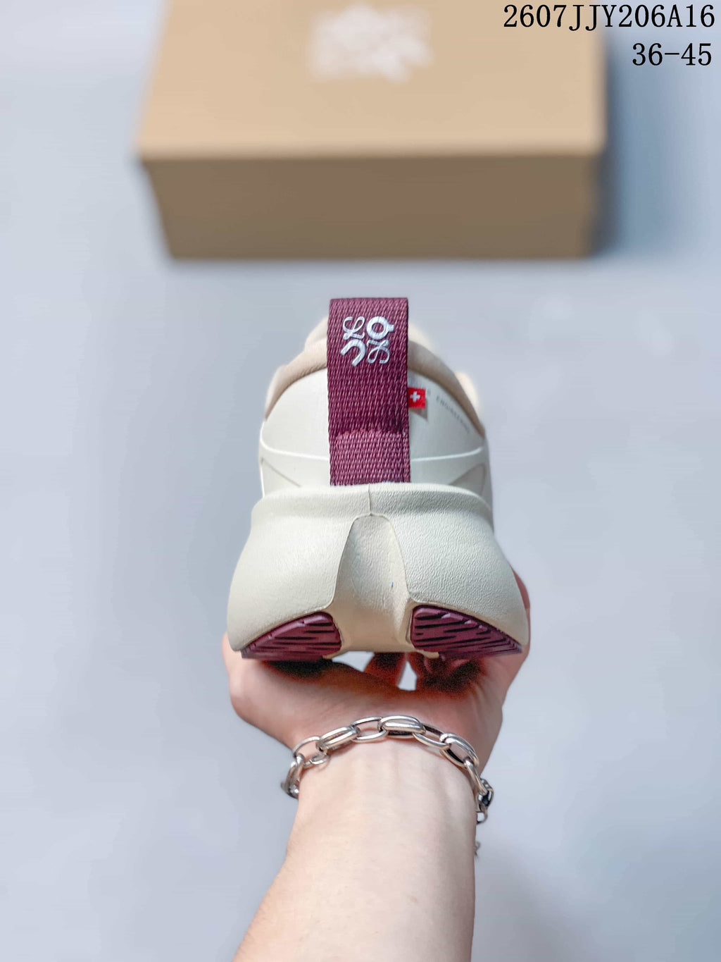 On Cloudsolo Unisex Running Sneakers Off-White 2607JJY206A16