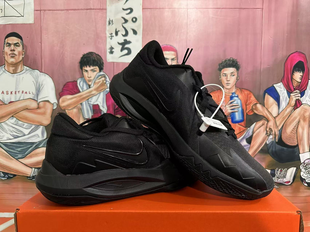 Nike Black Basketball Sneakers