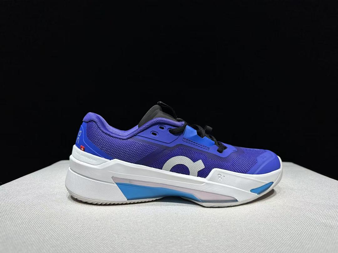 On The Roger Pro Fire Clay Tennis Shoes Blue