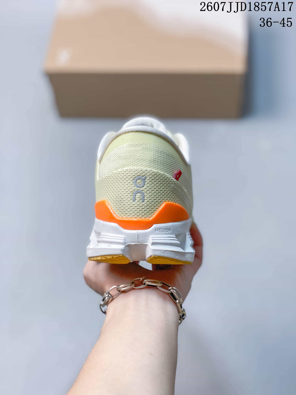 On Cloud X 4 Low-Top Sneakers Cream Orange