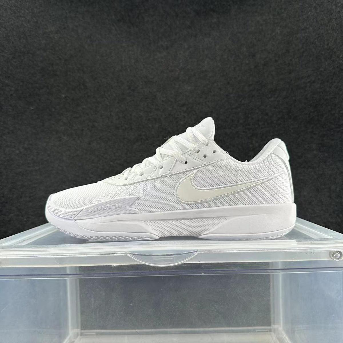 Nike Zoom White Low-Top Sneakers