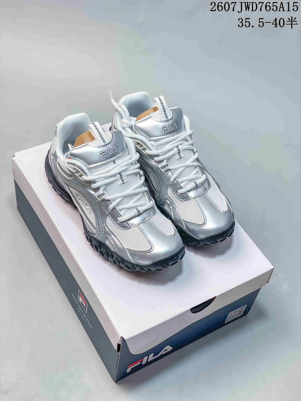 FILA Pebble Women's Low-Top Sneakers Silver White