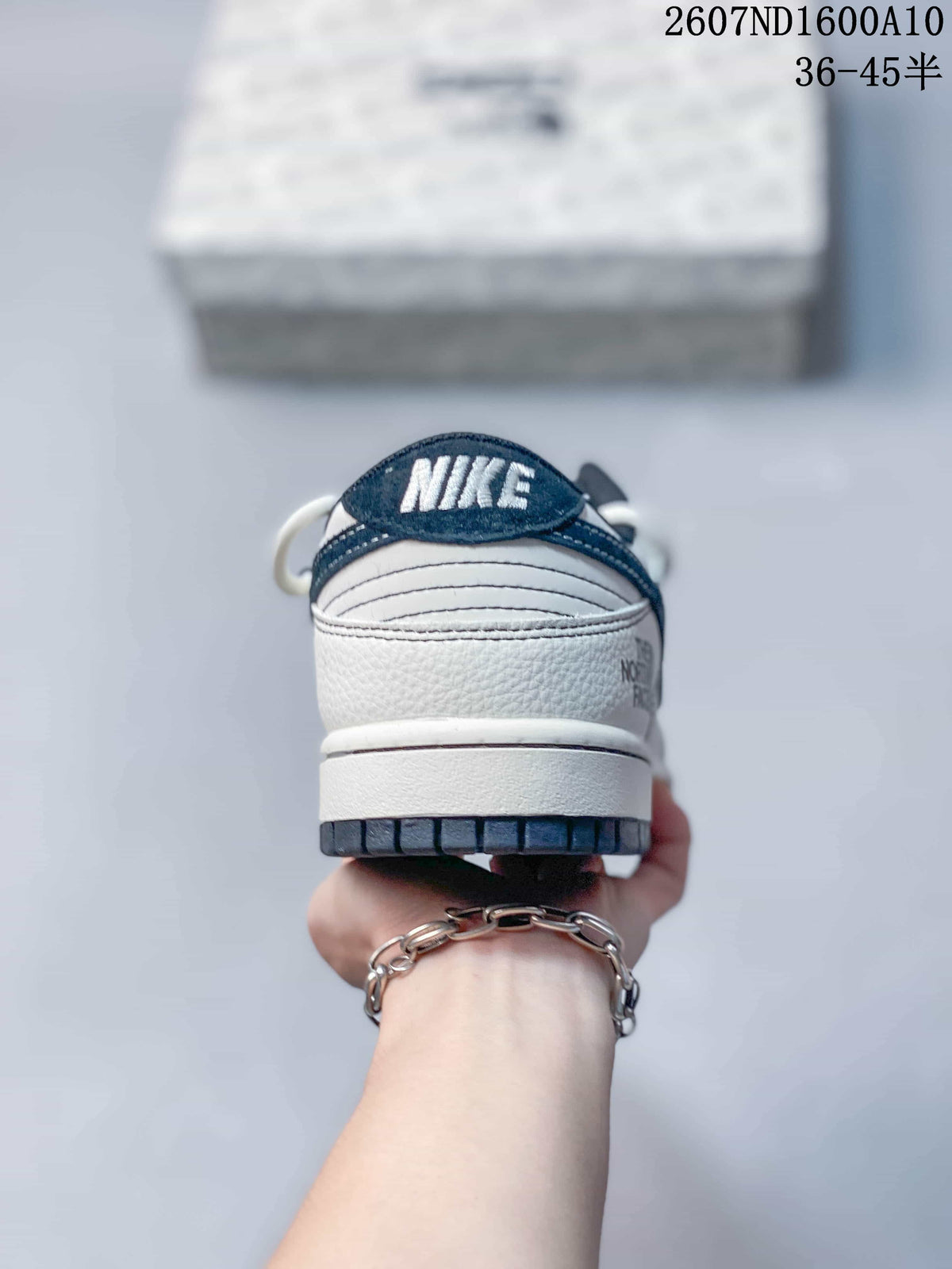 Nike SB Dunk Low White Navy Sneakers 2607ND1600A10