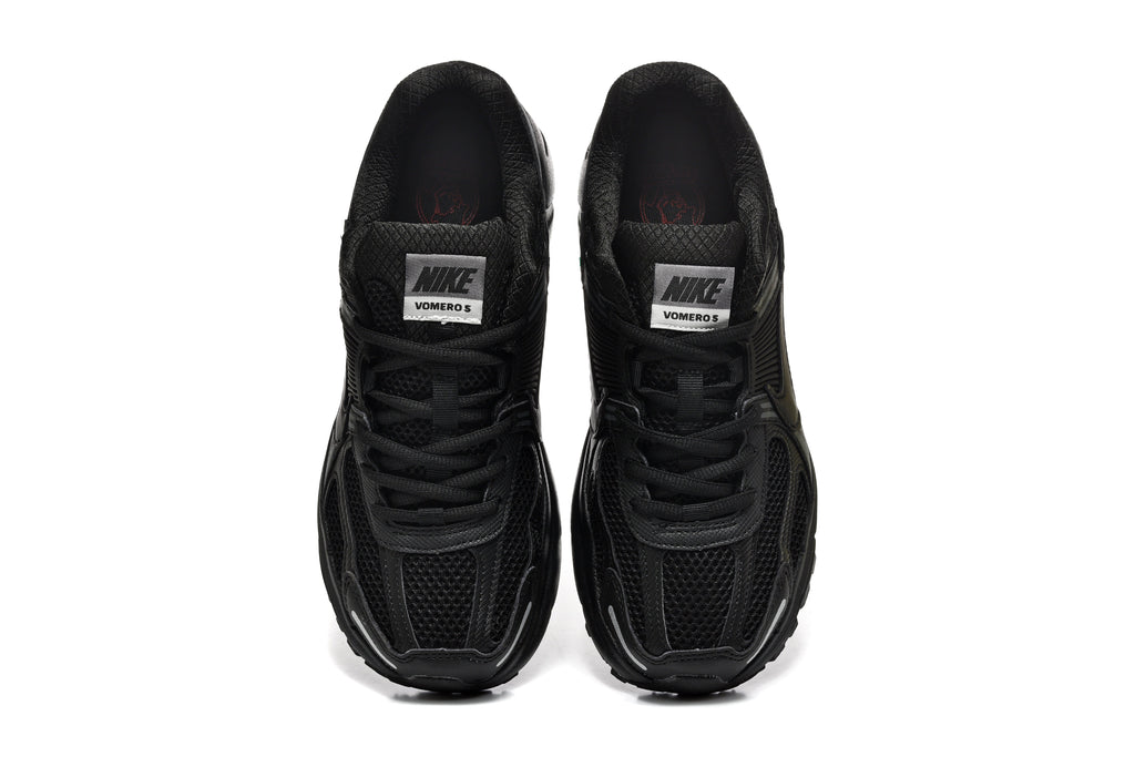 Nike Vomero 5 Black Running-Style Sneakers