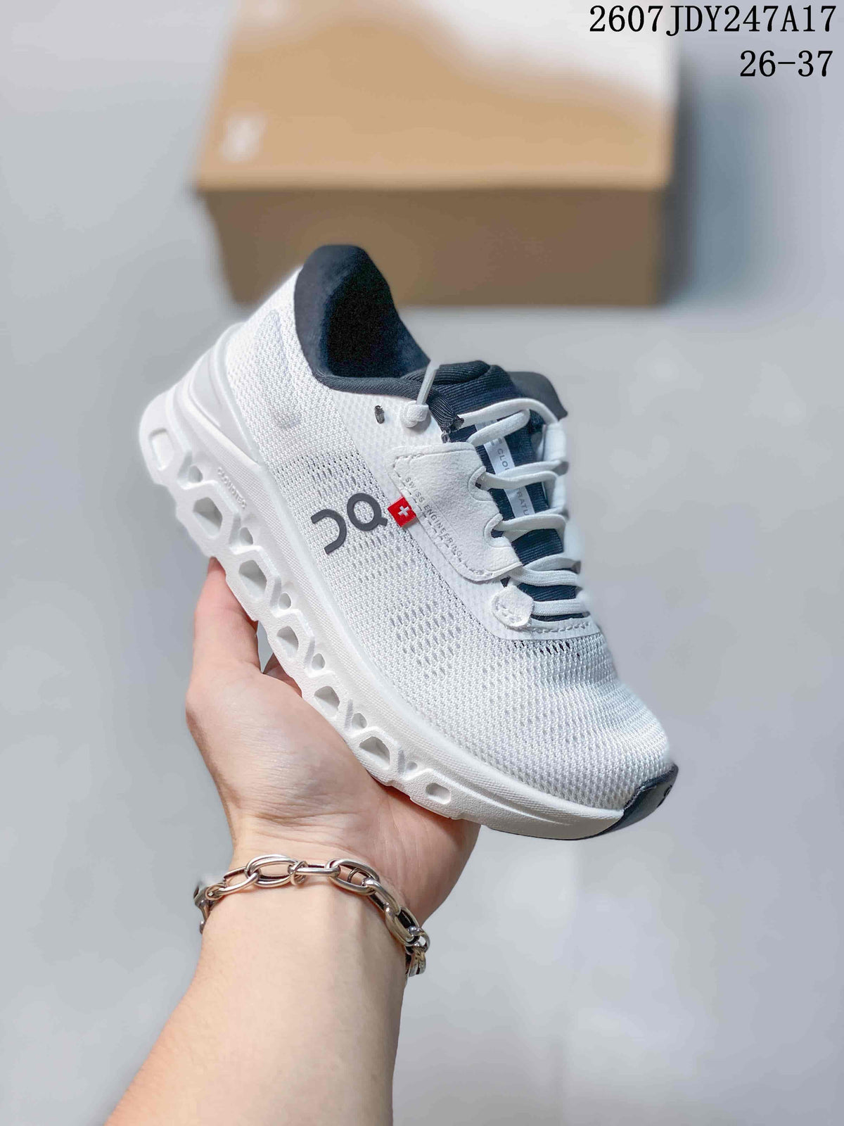 On Cloudstratus 3 Women's Running Sneakers White 07JDY247A17