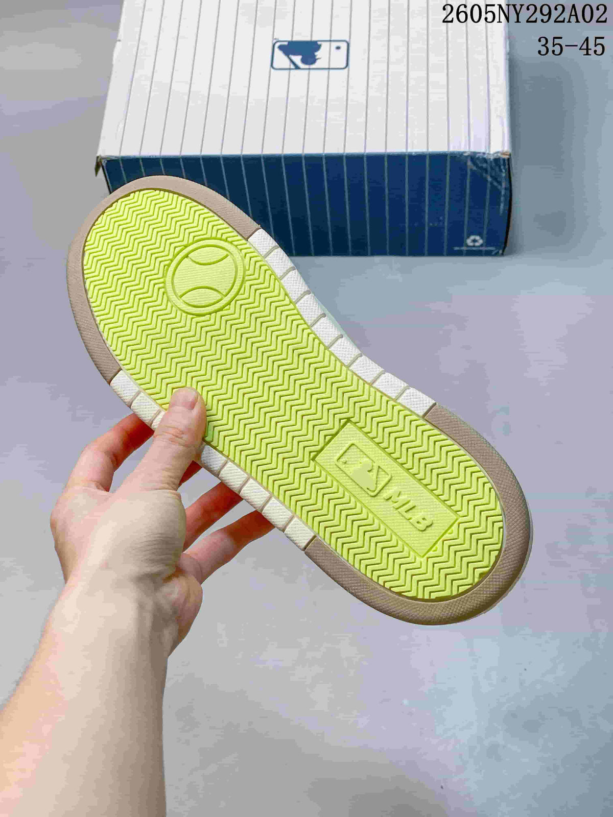 MLB Chunky Liner Low-Top Sneakers White Neon Green