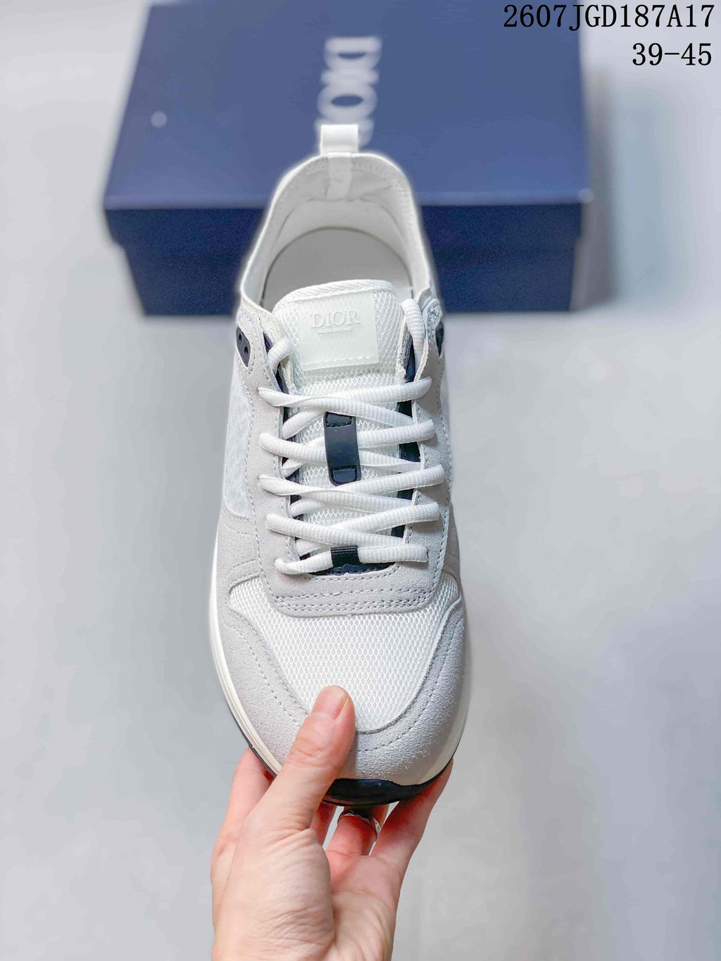 Dior B25 Runner Low-Top Sneakers White and Gray 2607JGD187A17