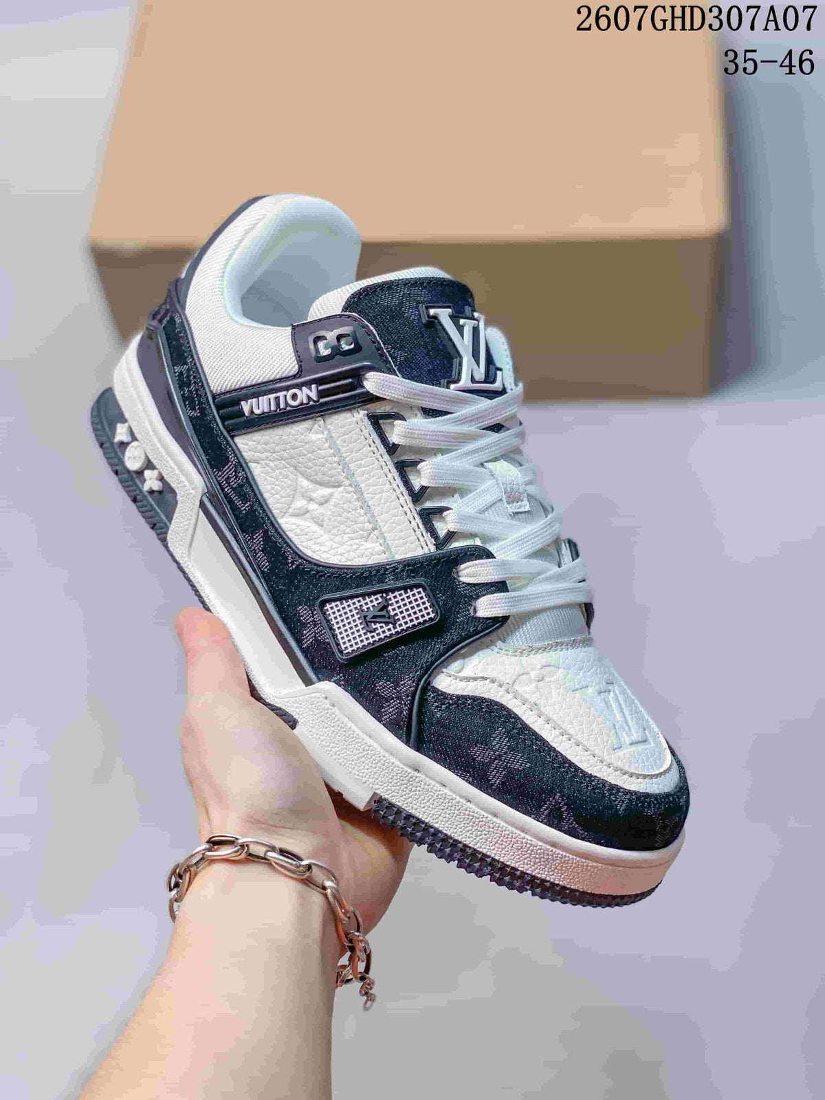 Louis Vuitton Trainer Low Sneakers White Black 720370YPE