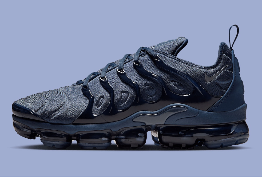 Nike Air VaporMax Plus Sneakers in Dark Navy
