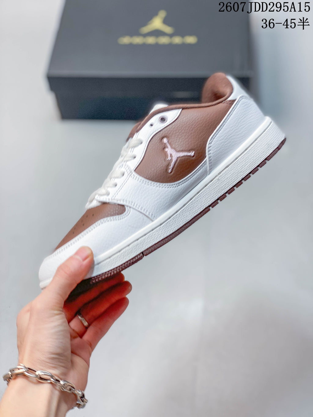 Jordan Air Jordan 1 Low Sneakers White and Brown 2607JDD295A15