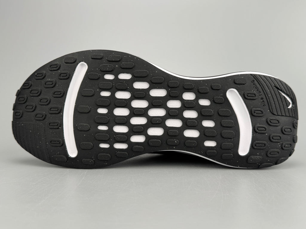 Nike Journey Run Black and White Running Shoes FN0228-001