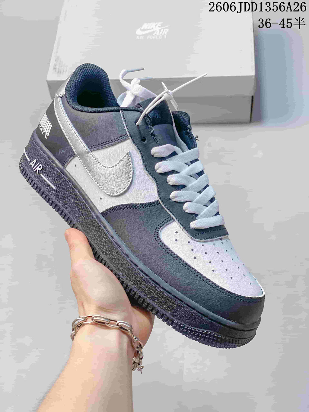Nike Air Force 1 ’07 Low-Top Sneakers
