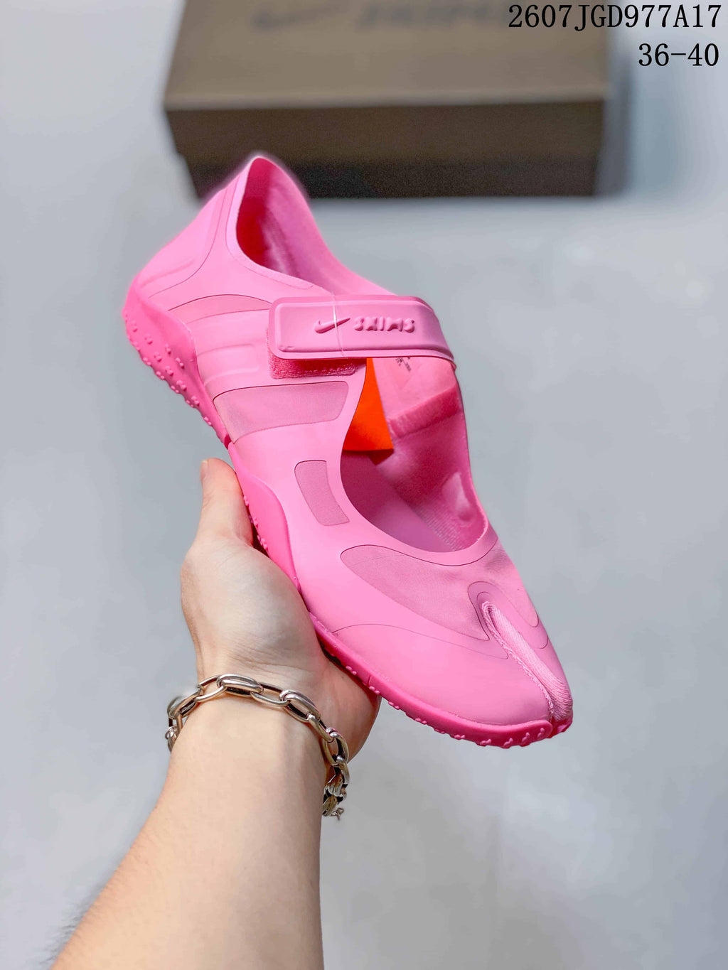 Nike x SKIMS Air Rift Mesh Split-Toe Sneakers Pink 2607TGD977A17